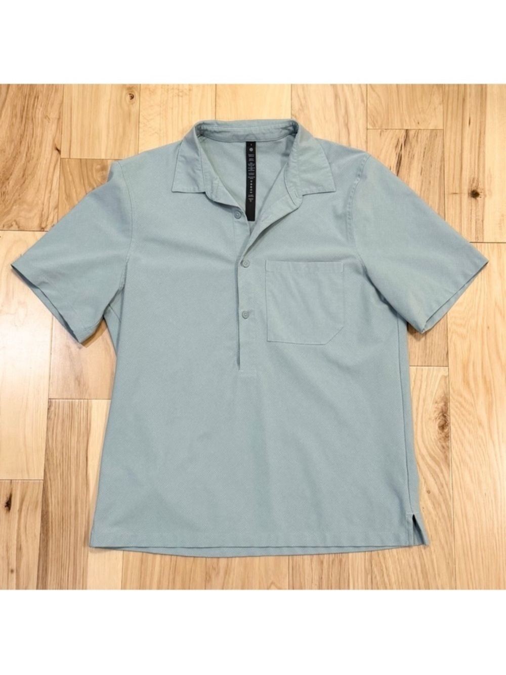 LIKE NEW Lululemon Men’s WovenAir Popover Polo Shirt